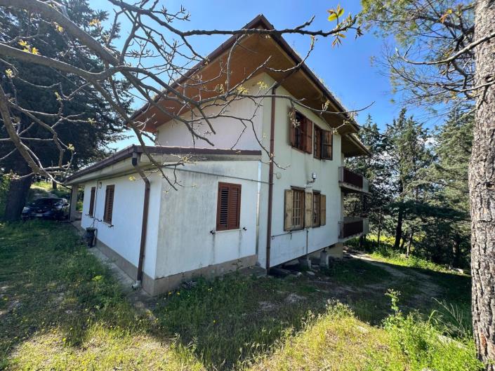 Image No.12-Propriété de 4 chambres à vendre à Alanno