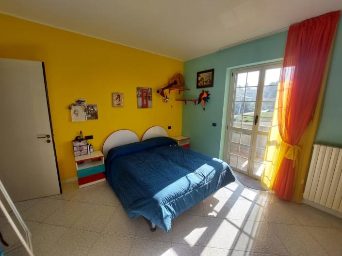 Image No.14-3 Bed Property for sale