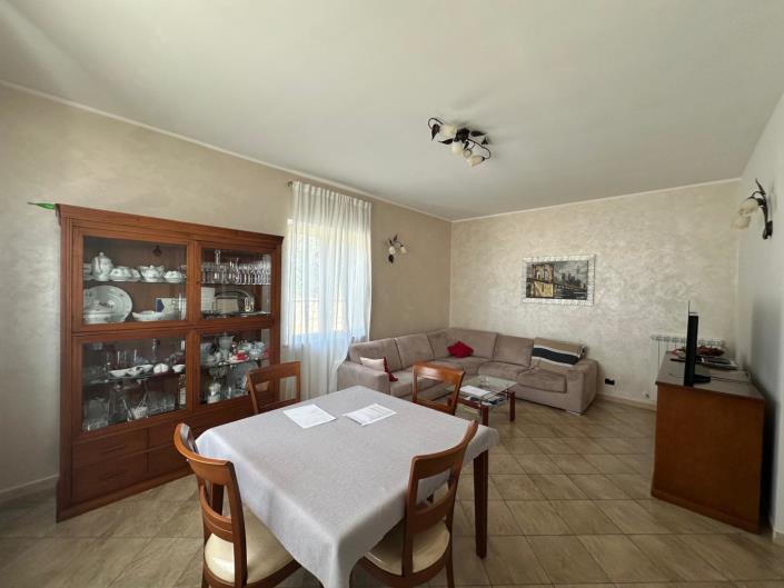 Image No.9-3 Bed Apartment for sale