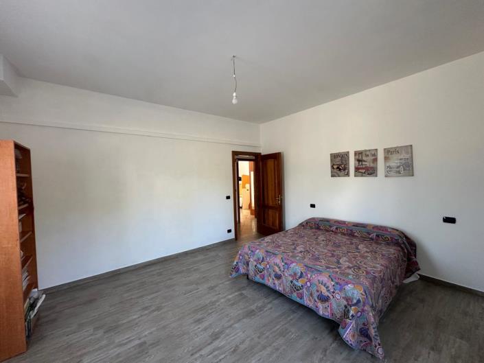 Image No.17-3 Bed Apartment for sale