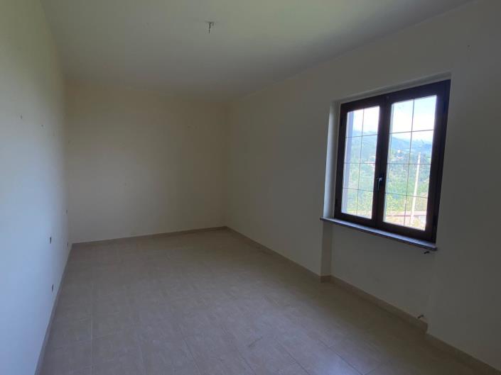 Image No.21-3 Bed House for sale