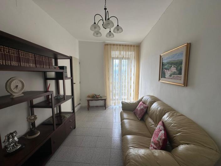 Image No.9-Propriété de 4 chambres à vendre à Lettomanoppello