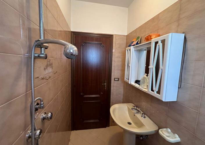 Image No.21-2 Bed Apartment for sale