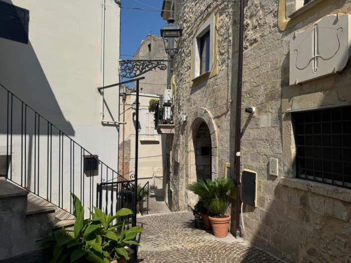 Image No.5-4 Bed Property for sale