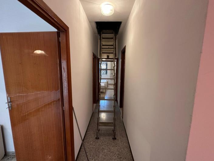 Image No.12-4 Bed Property for sale