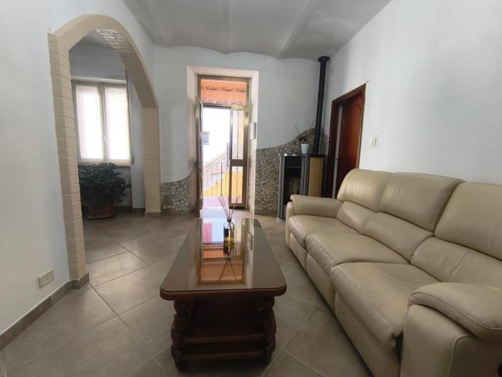 Image No.9-4 Bed Property for sale