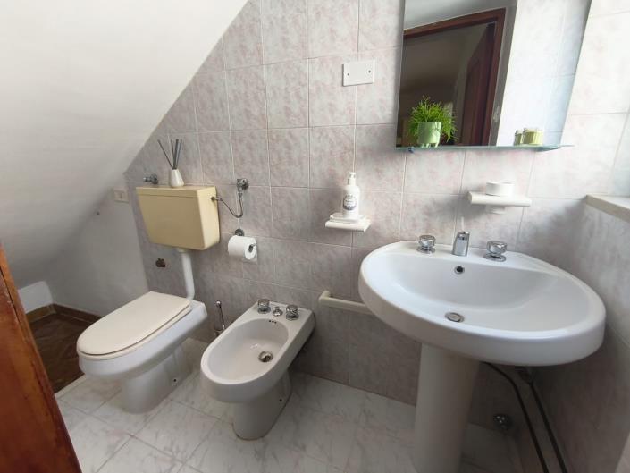 Image No.22-4 Bed Property for sale