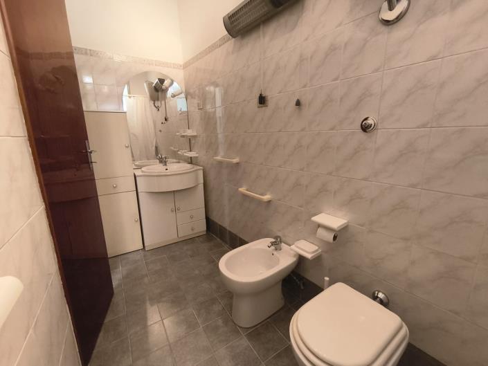 Image No.35-4 Bed Property for sale