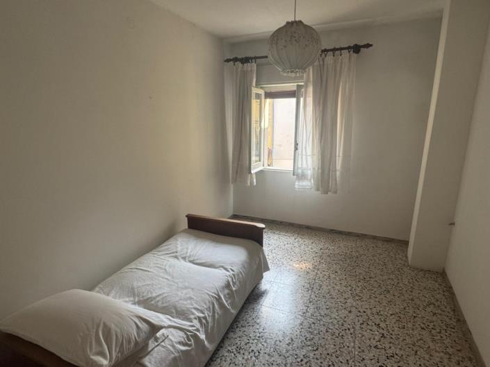 Image No.31-4 Bed Property for sale