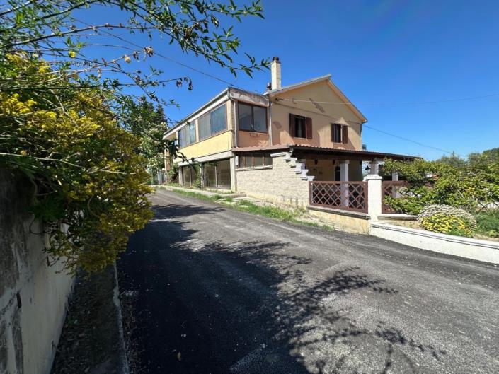 Image No.4-Propriété de 3 chambres à vendre à San Valentino in A.C.