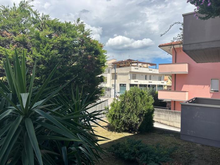 Image No.28-2 Bed Apartment for sale