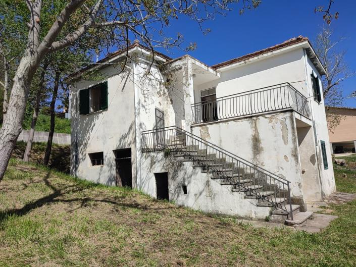 Image No.3-Propriété de 2 chambres à vendre à Montebello di Bertona