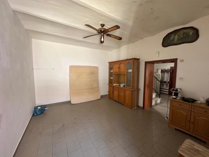 Image No.11-3 Bed Property for sale