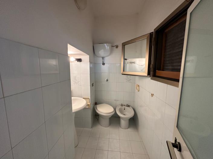 Image No.18-3 Bed Property for sale