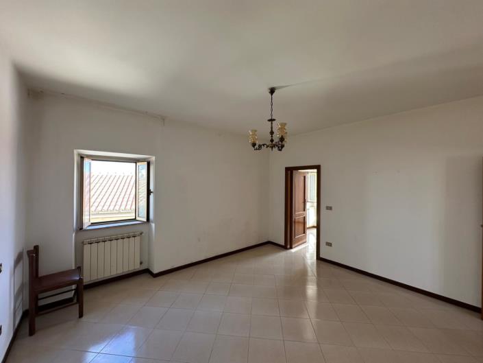 Image No.24-3 Bed Property for sale