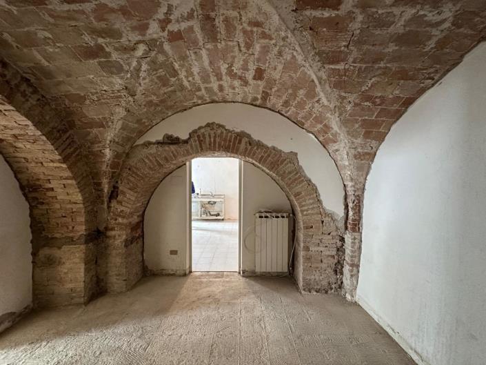 Image No.32-3 Bed Property for sale