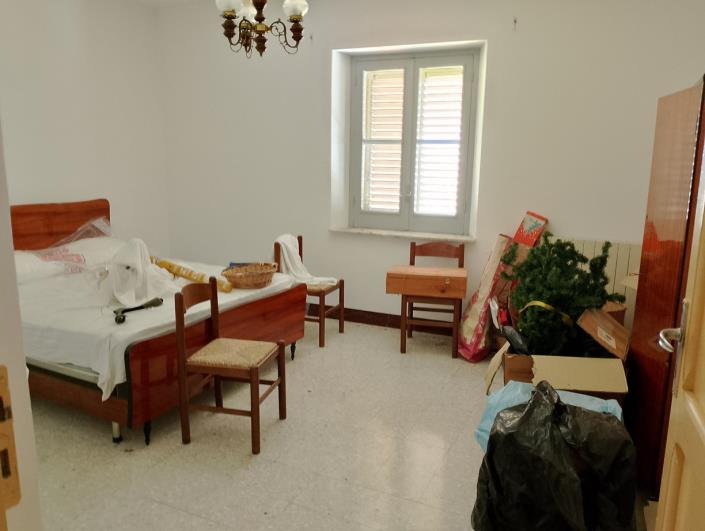 Image No.21-5 Bed Property for sale