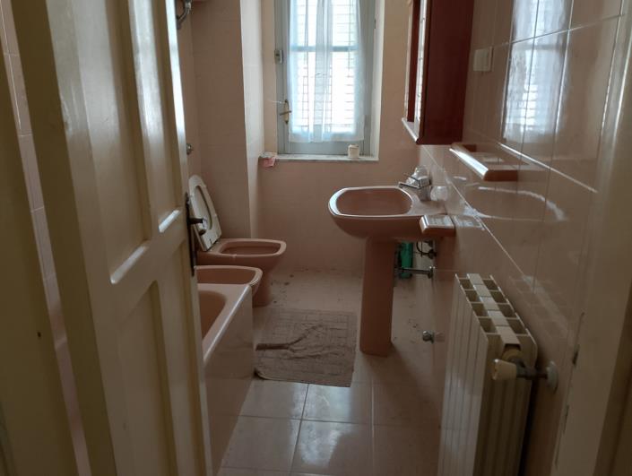 Image No.26-5 Bed Property for sale