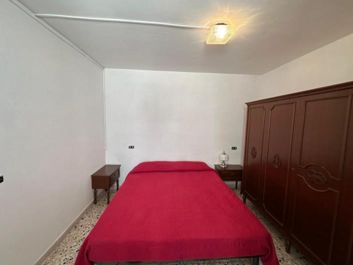 Image No.11-2 Bed Property for sale