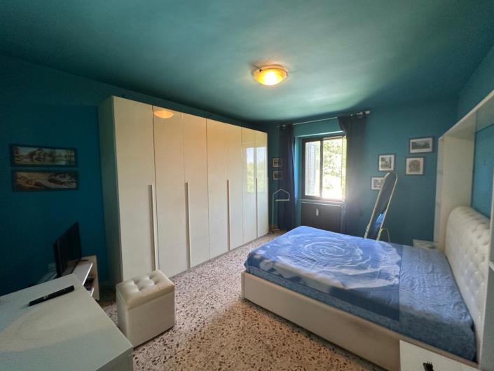 Image No.29-3 Bed Property for sale