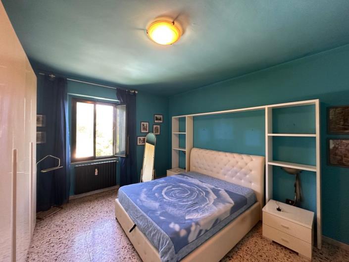 Image No.30-3 Bed Property for sale