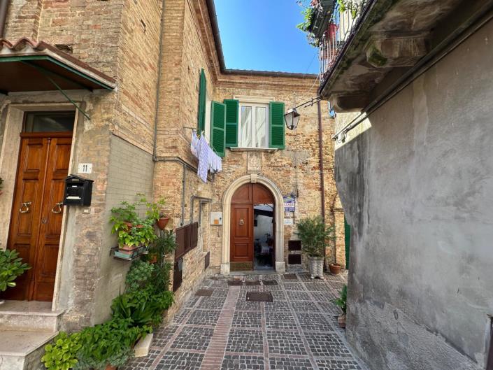 Image No.4-3 Bed Property for sale