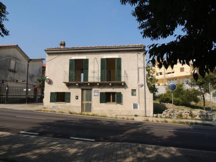 Image No.2-Propriété de 3 chambres à vendre à San Valentino in A.C.