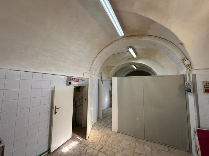 Image No.21-Commercial for sale