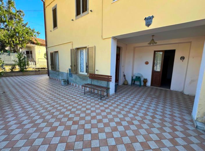 Image No.2-2 Bed House for sale