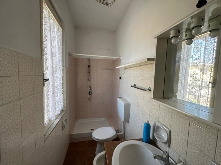 Image No.27-2 Bed House for sale