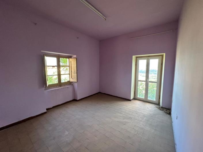 Image No.11-4 Bed House for sale