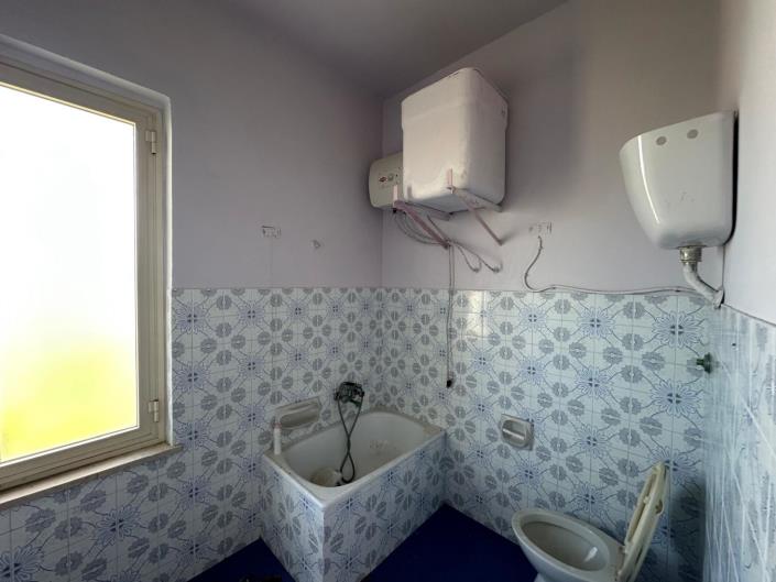 Image No.13-4 Bed House for sale