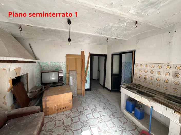 Image No.15-4 Bed House for sale