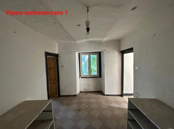 Image No.17-4 Bed House for sale