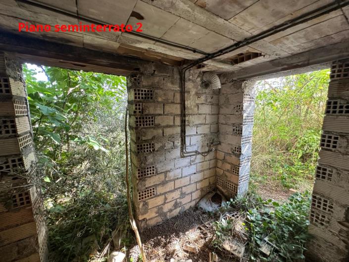 Image No.21-4 Bed House for sale