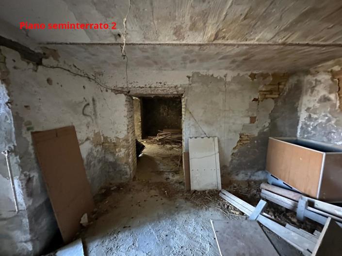 Image No.22-4 Bed House for sale