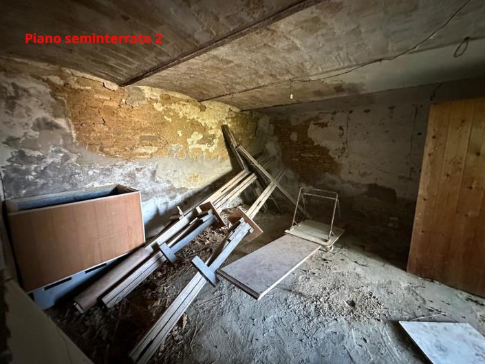 Image No.24-4 Bed House for sale