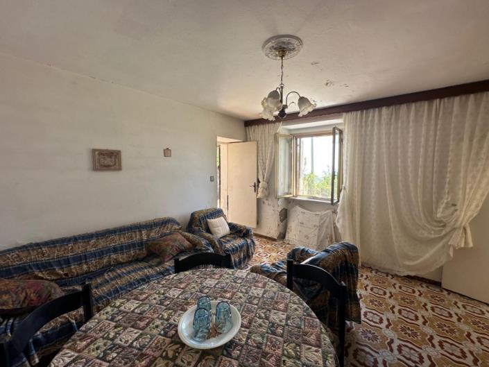 Image No.11-2 Bed Property for sale