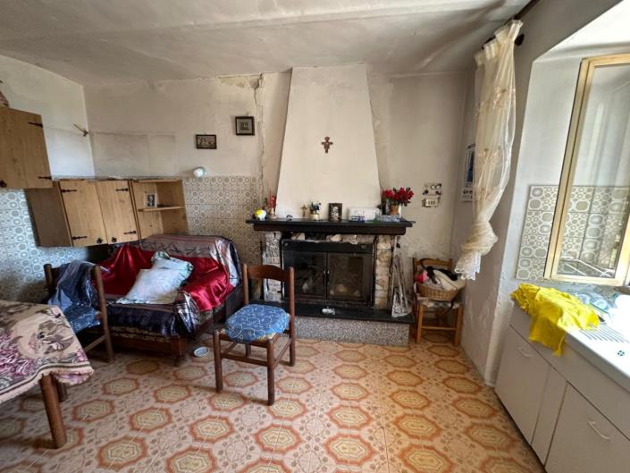 Image No.12-2 Bed Property for sale