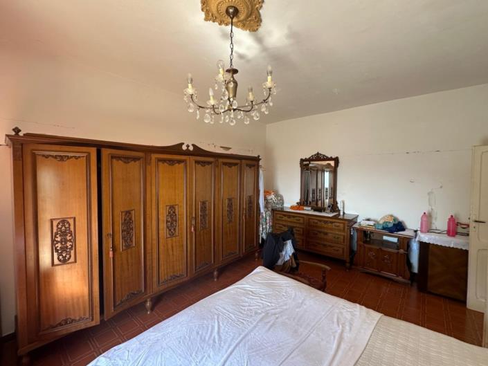 Image No.20-2 Bed Property for sale