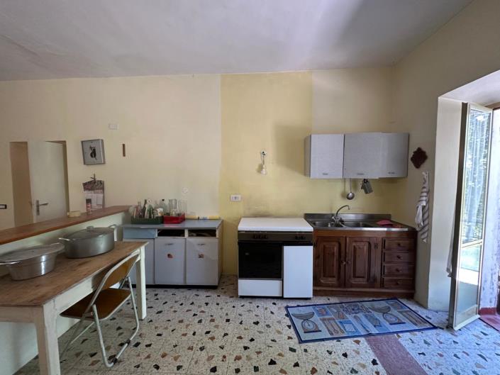 Image No.16-4 Bed Property for sale