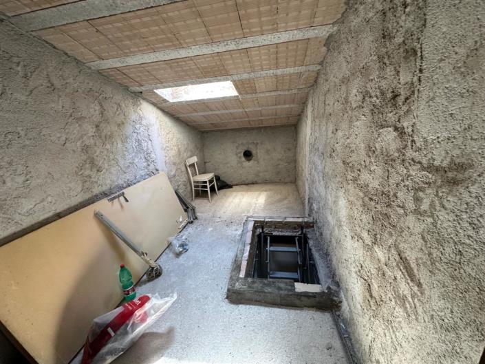 Image No.25-4 Bed Property for sale