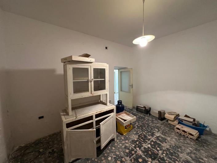 Image No.32-4 Bed Property for sale