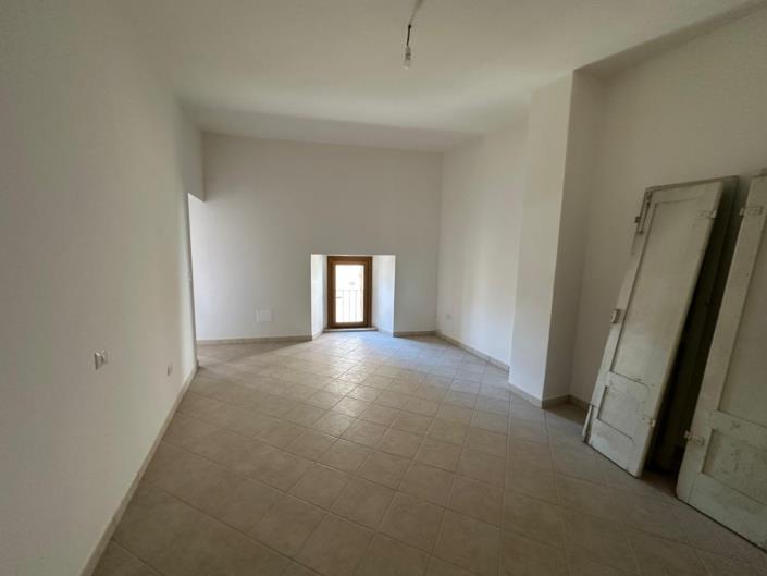 Image No.22-5 Bed Property for sale