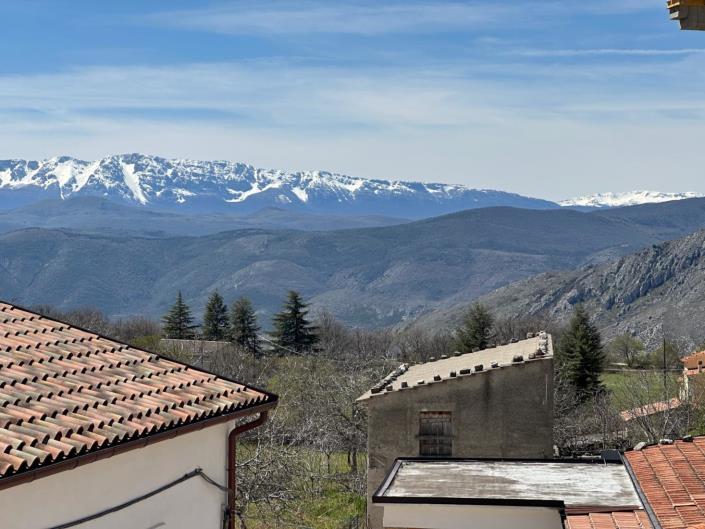 Image No.33-5 Bed Property for sale