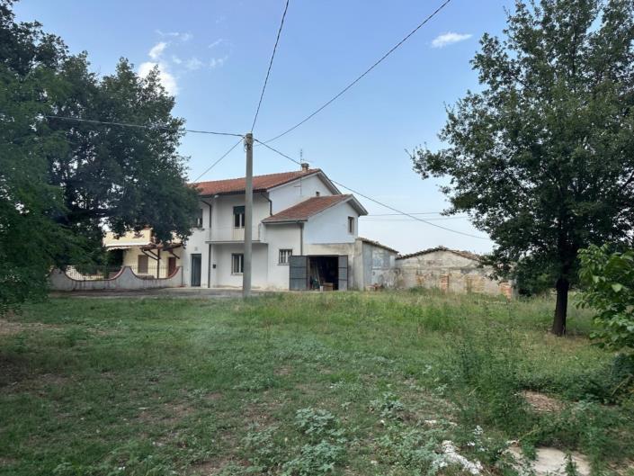 Image No.2-Propriété de 4 chambres à vendre à Cugnoli