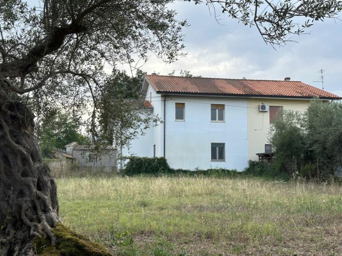 Image No.5-Propriété de 4 chambres à vendre à Cugnoli