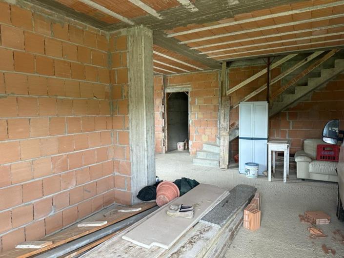 Image No.12-3 Bed Property for sale