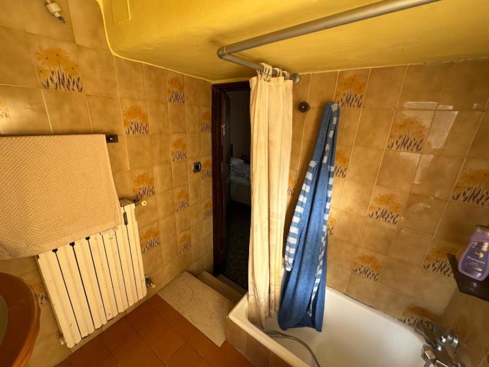 Image No.20-2 Bed Apartment for sale