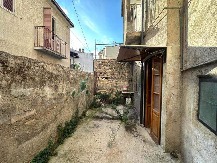 Image No.28-2 Bed Apartment for sale